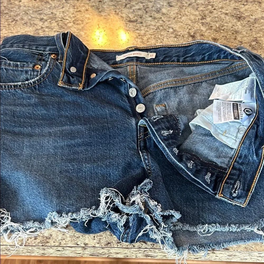 Stylish Blue Denim Women's Levi’s Jean shorts size 32. WS